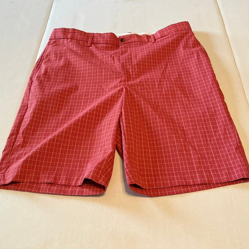 Greg Norman window pane patterned shorts size 36"‎ waist. Good condition.